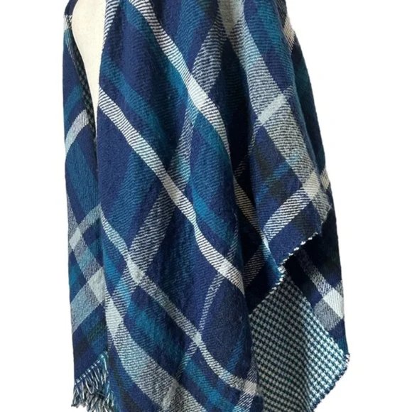 Steve Madden Blue Reversible Plaid Shawl Poncho Cape - Picture 7 of 10
